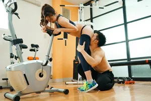 Xin gã chồng đi tập gym, bà xã vụng trộm với anh pt