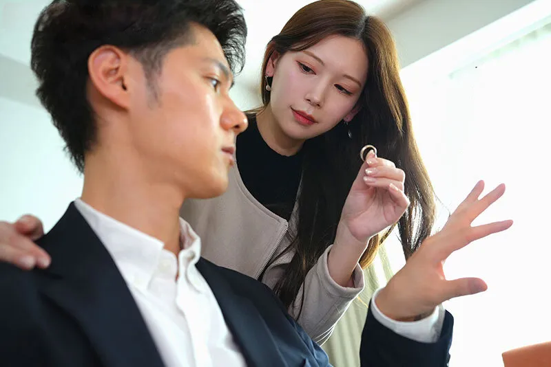 Cô vợ đi đi chơi, anh xã ở nhà bị nhỏ em bà xã gạ quan hệ không trượt phát nào